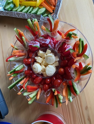 Foto Buffet Lesenacht 3 Gemüsesticks und Käse