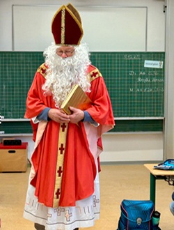 Nikolaus mit Mitra